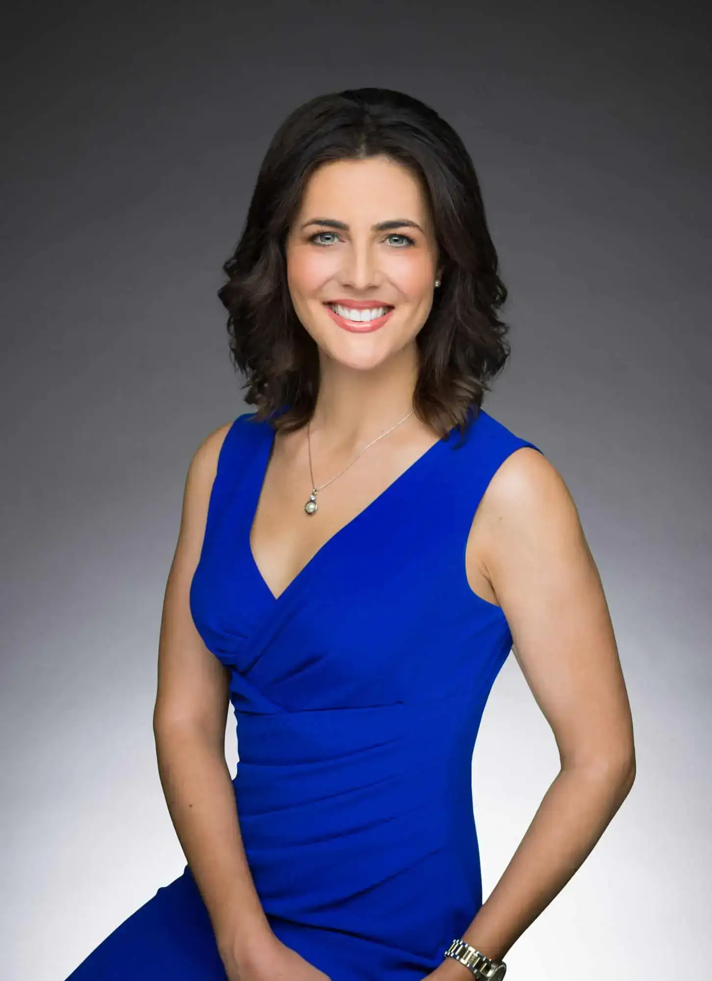 Lindsey Reiser professional headshot CBS News 24/7 anchor correspondent streaming television journalist Arizona native